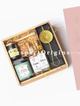 Gift Box; Exotic Teas, Flavoured Honey,Honey Dipper,Organic Oils & Brass Tea Strainer; RespectOrigins.com